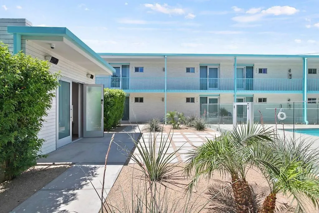 Funky Pool Side Cabana In Dtphx Phoenix Apartment